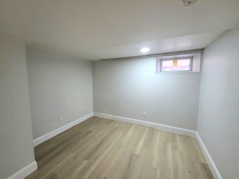 Building Photo - 539 Scotland Rd