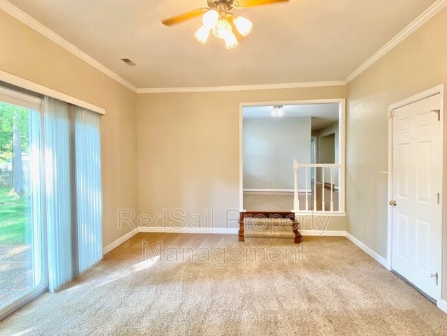 Building Photo - 203 Monty Manor