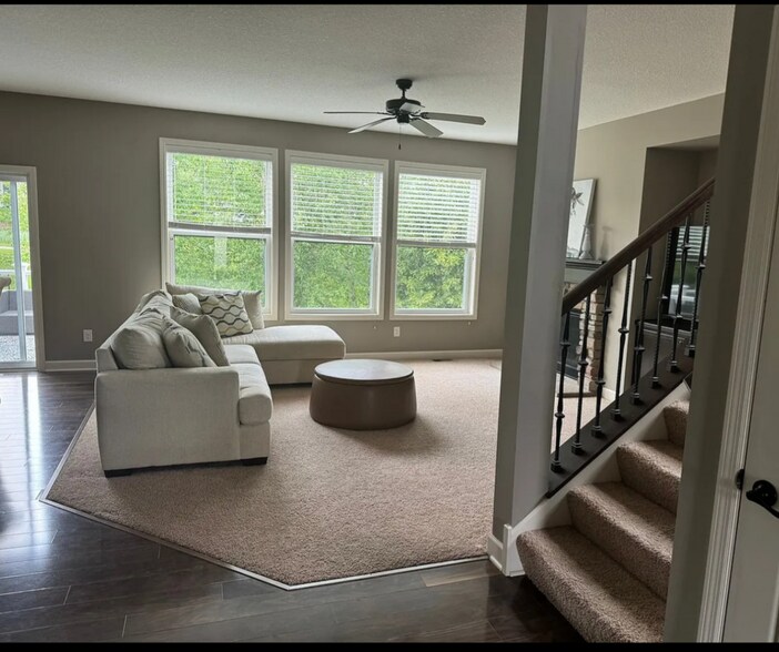 Building Photo - 3389 Ridgestone Way