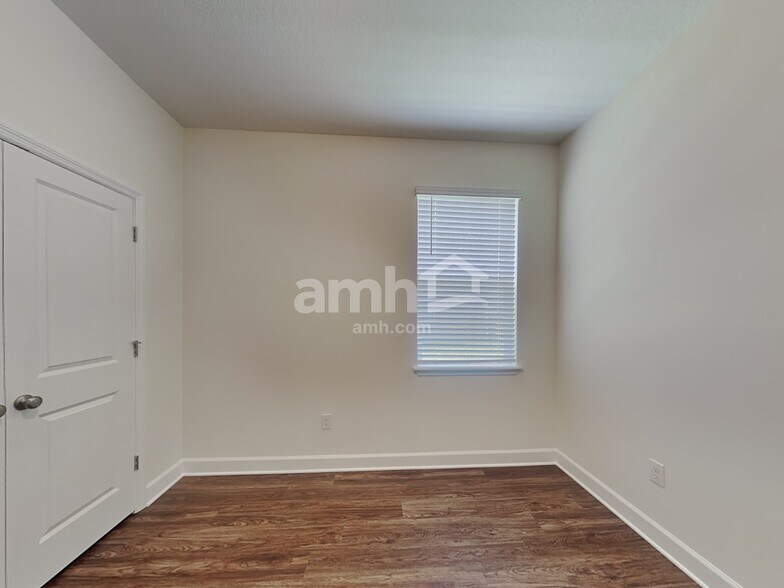 Building Photo - 2221 Saffron Walden Dr