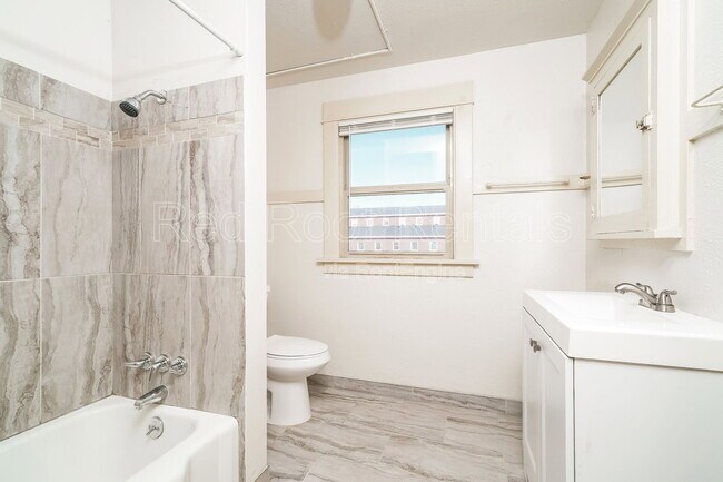 Building Photo - 1301-1311 6th Avenue