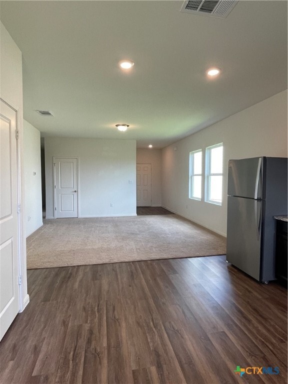 Building Photo - 532 Peony Ct