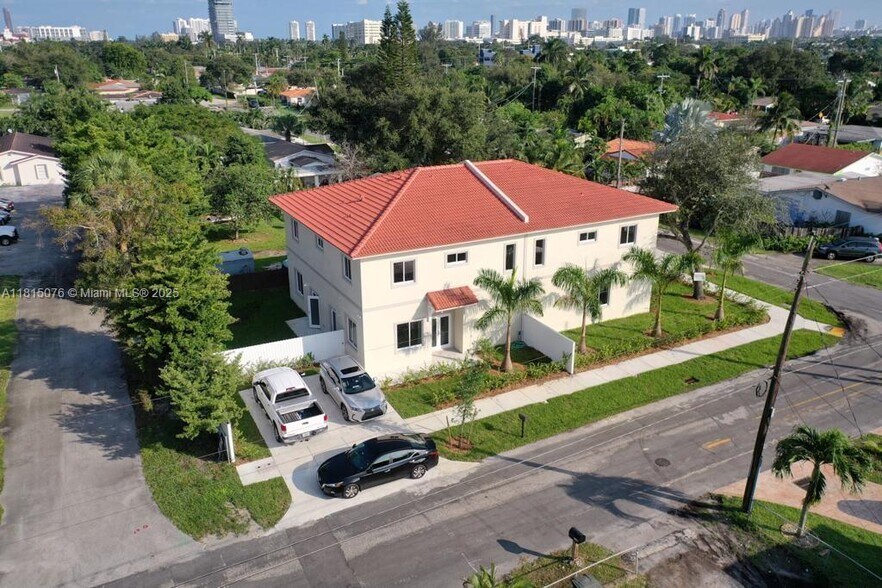 Primary Photo - 785 SW 7th Ave