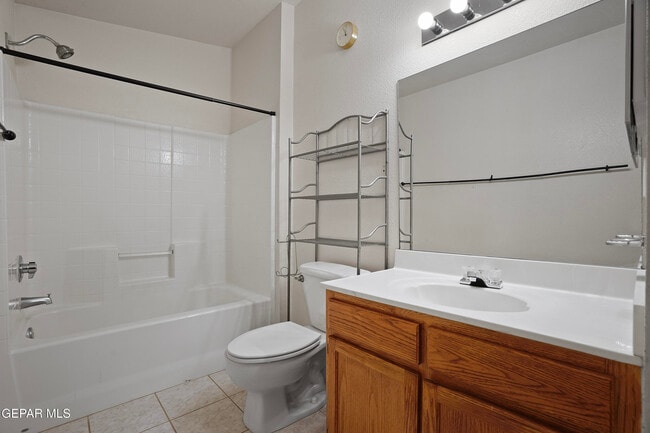 Building Photo - 871 Luisa Guerra Dr