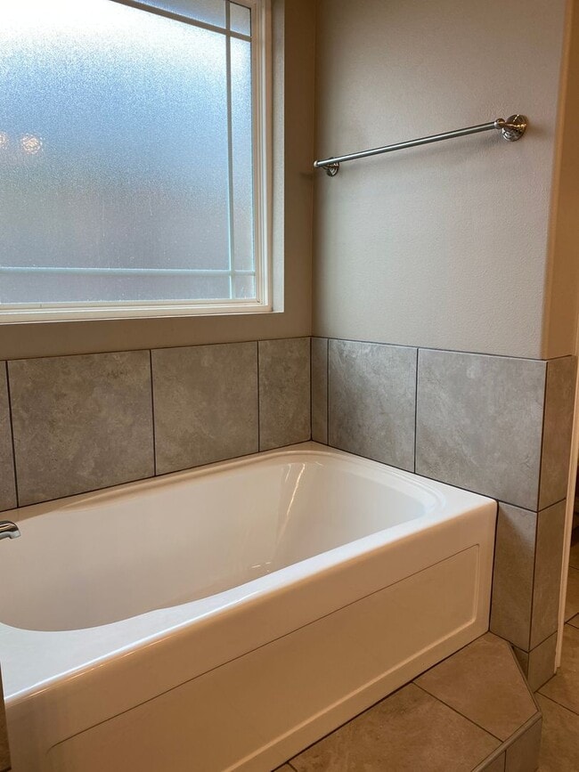 Building Photo - Beautiful 4 Bedroom in Desert Ridge