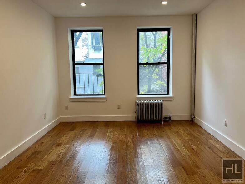 Building Photo - 2BR 1BA Pre-War Stunner On Riverside Drive...