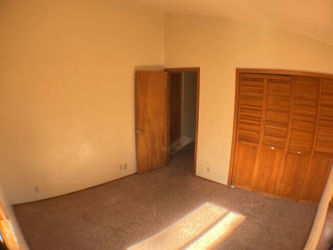 Building Photo - Single-Level 3 Bedroom Home in University Heights | Fenced Backyard + 2-Car Garage