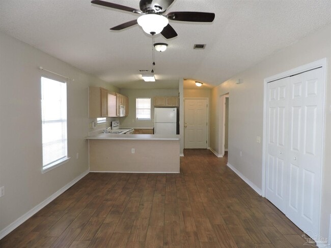 Building Photo - 4058 Glenway Dr