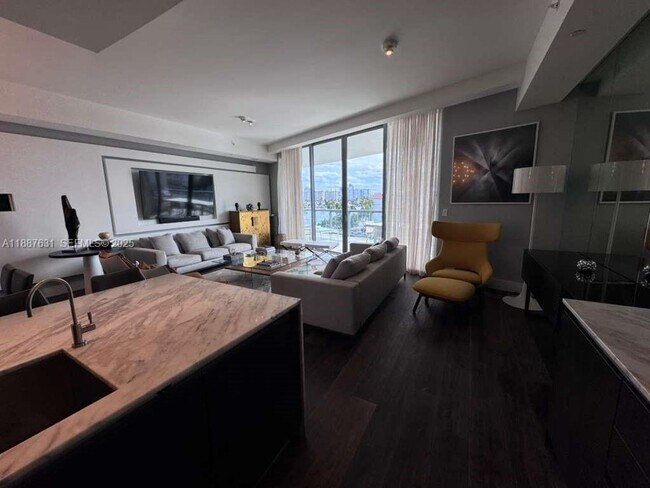 Building Photo - 3250 NE 188th St