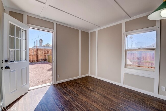 Building Photo - 18 Magnesium St