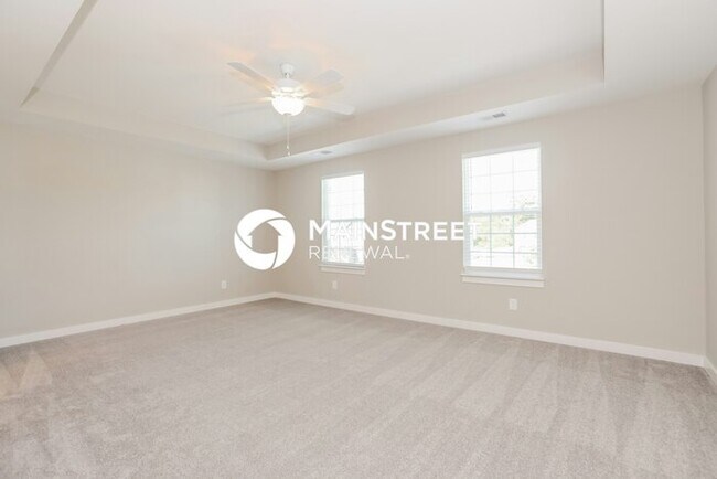 Building Photo - 4 Bedroom Pet-Friendly Home in Murfreesbor...