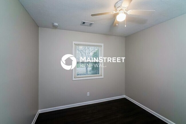 Building Photo - 3 Bedroom Pet-Friendly Home in Louisville,...