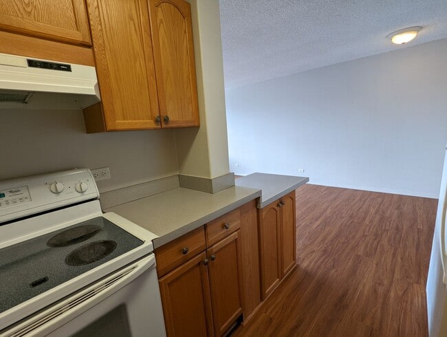 Building Photo - Partly Furnished 1-Bedroom 1-Bath with 1 p...