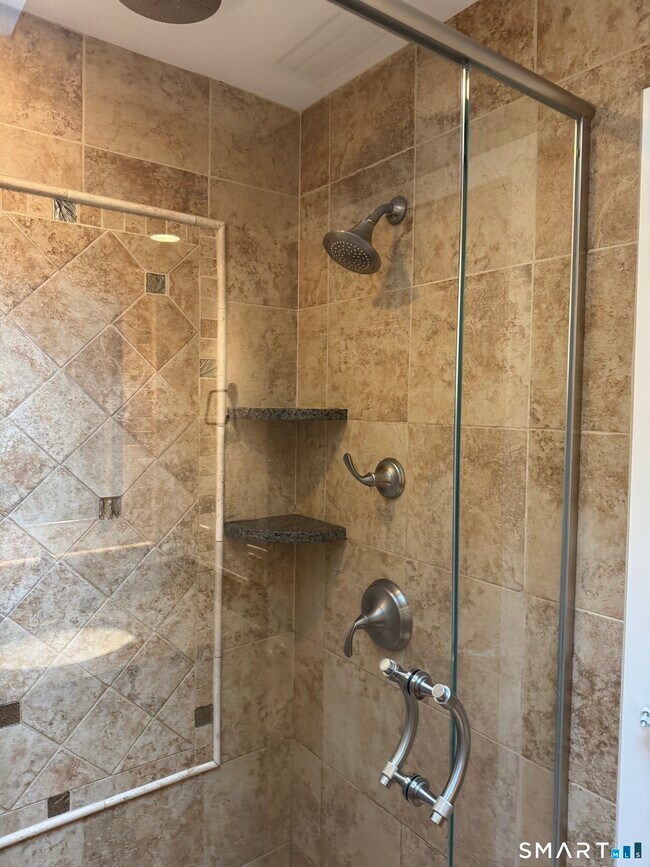 Building Photo - 58 Uplands Way