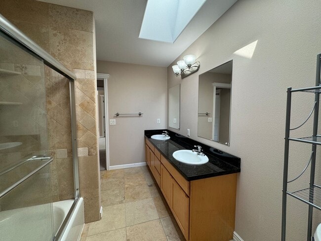 Building Photo - 4467 Castlerock Dr