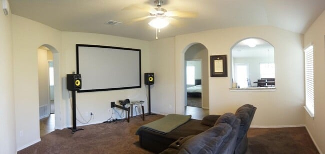 Building Photo - 6302 Cool Creek Dr