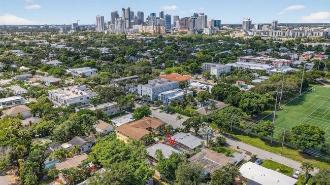 Building Photo - 630 NE 14th Ave