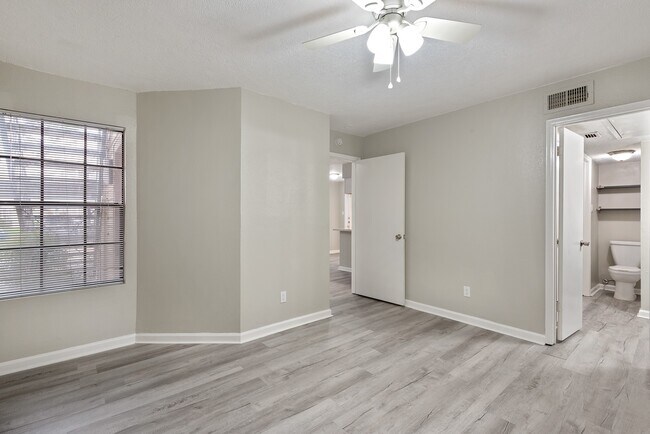 Building Photo - 2750 Holly Hall St