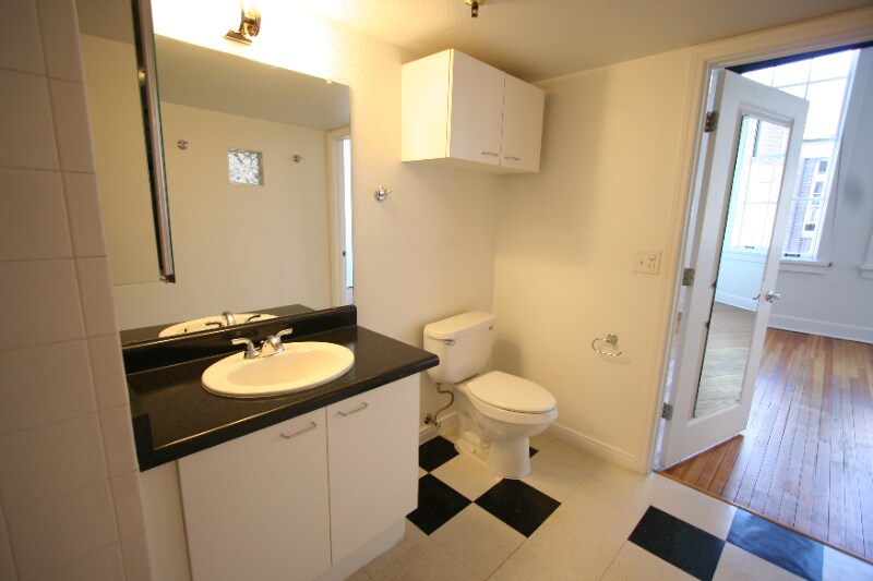 Building Photo - 301 Central Ave NE Ave