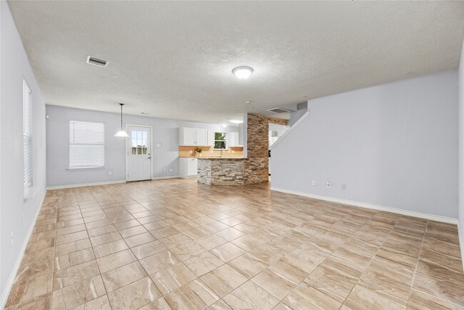 Building Photo - 526 Silky Leaf Dr