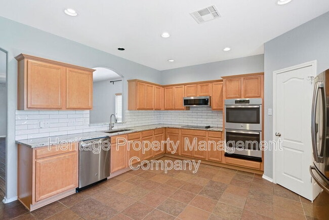Building Photo - 304 Rustic Tr