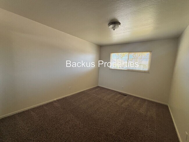 Building Photo - 209 La Mesa Dr