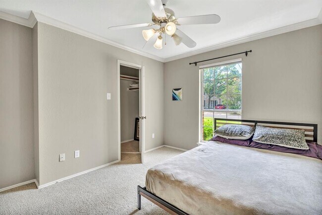 Building Photo - 8121 Forest Heights Ln
