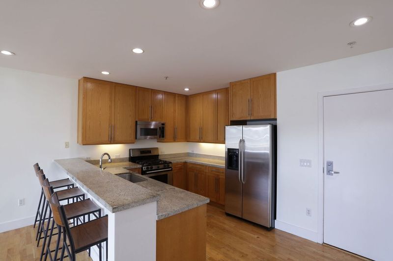Kitchen - 371 30th St