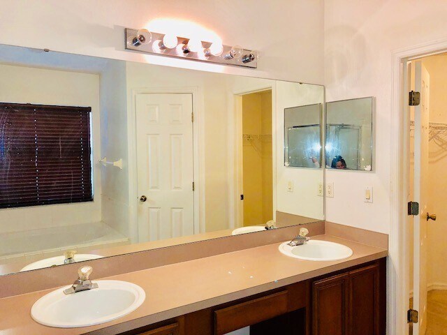 Building Photo - 4119 Coralbrooke Grove