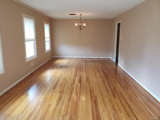 Building Photo - 1203 Oates Rd