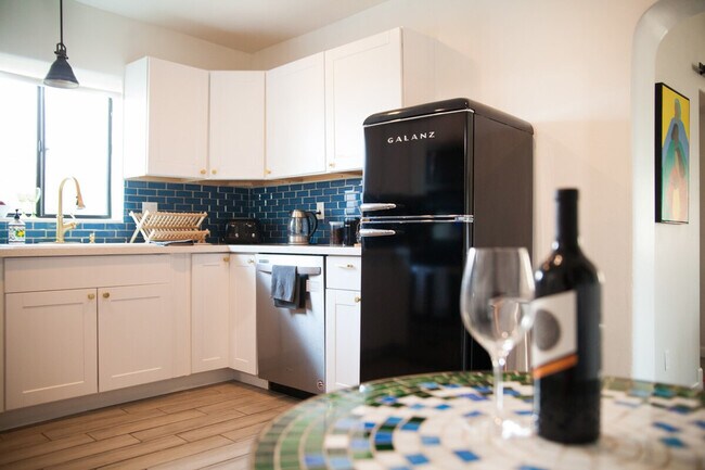 Building Photo - 1314 S 8th Ave