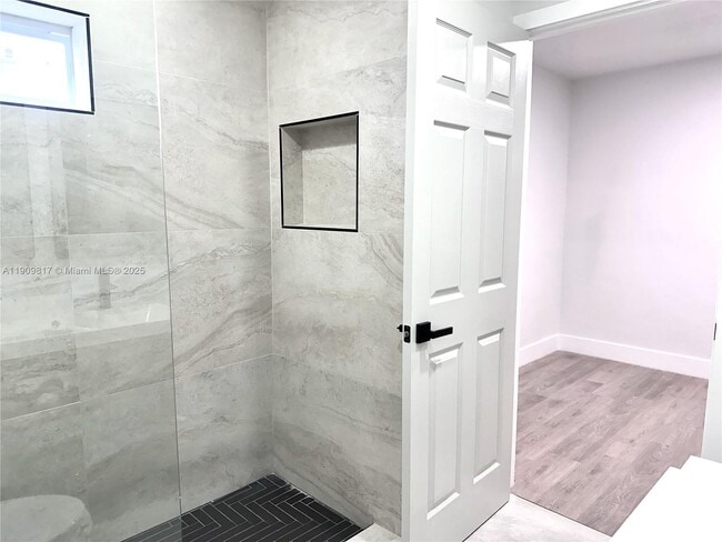 Building Photo - 2421 N 56th Terrace