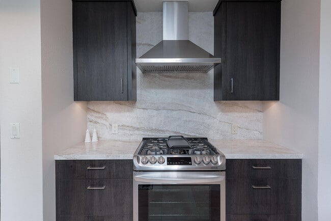 Building Photo - 3 Cornell Dr