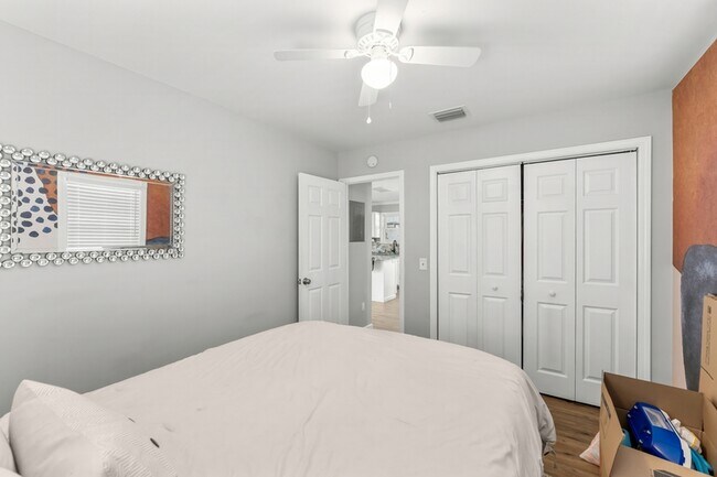 Building Photo - 1018 S Kimbrel Ave
