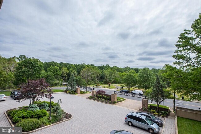 Building Photo - 200 N Pickett St