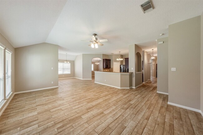 Building Photo - 30627 N Sulphur Creek Dr