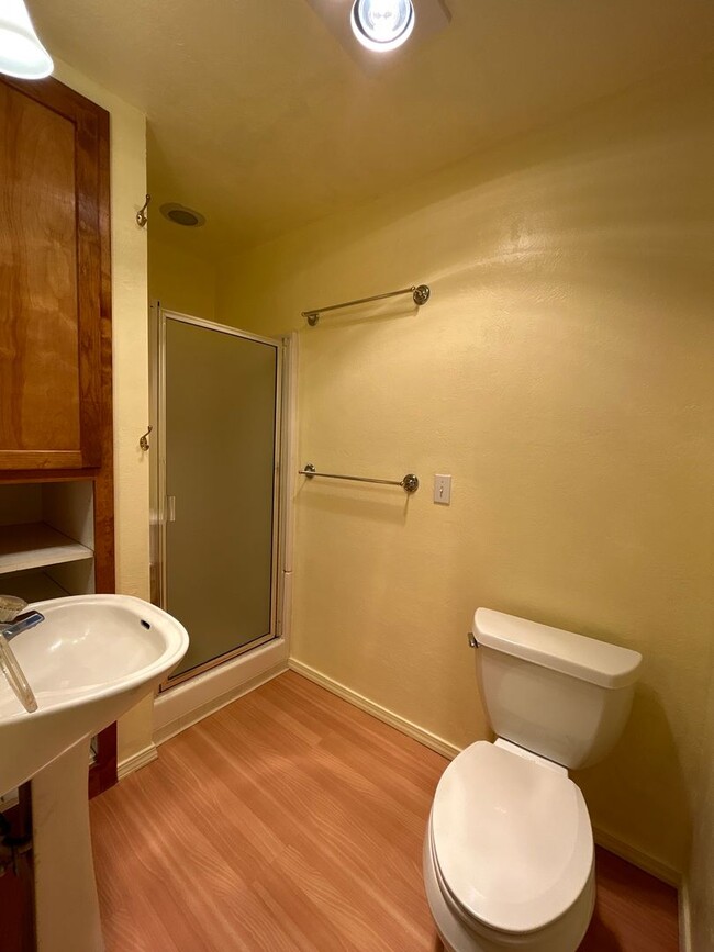Building Photo - 3 Bedroom / 2 Bathroom in Bend's Orchard D...