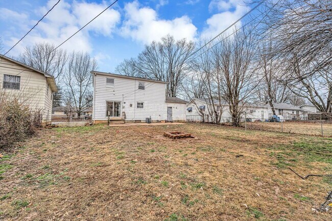 Building Photo - 603 E Greenwood St