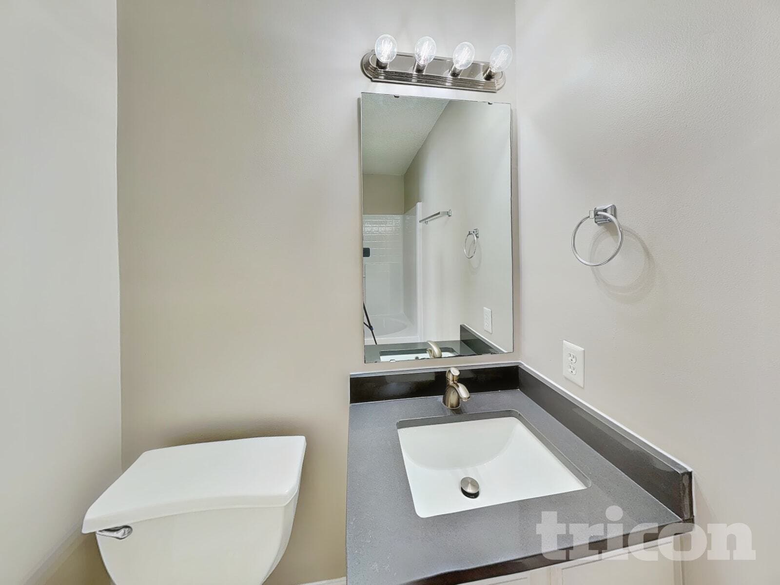 Building Photo - 2736 Daffodil Dr