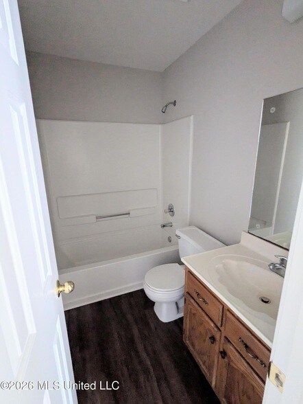 Building Photo - 3426 Laurelwood Dr