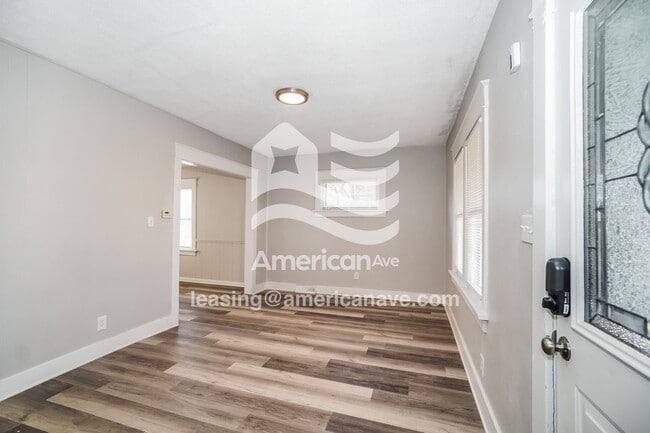 Building Photo - 1959 Barrows St