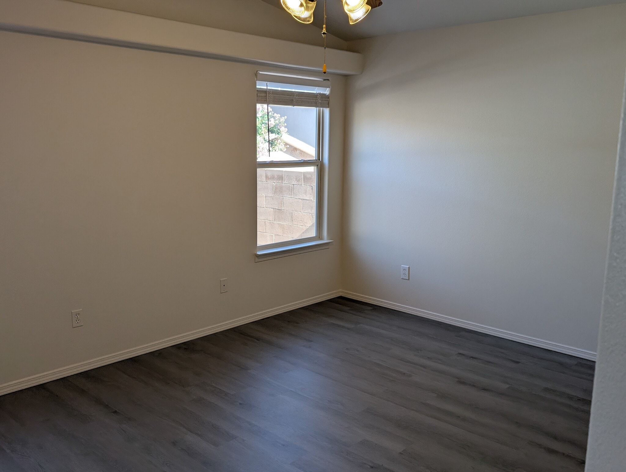 Building Photo - 9009 Eagle Vista Dr NE