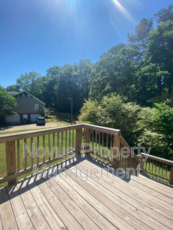 Building Photo - 88 River Ridge Dr