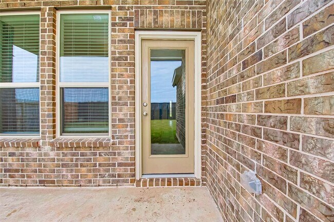 Building Photo - 1006 Warm Summer Dr
