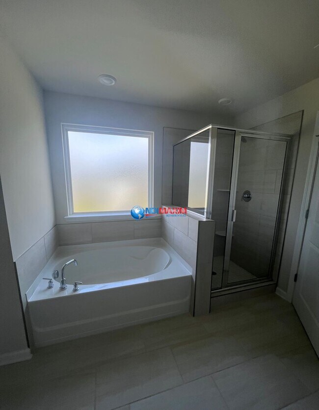 Building Photo - 4-bedroom house in gated community in Lawrenceville