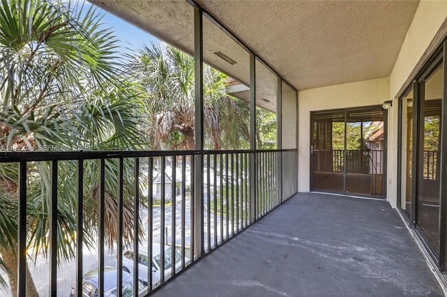 Building Photo - 491 Ives Dairy Rd