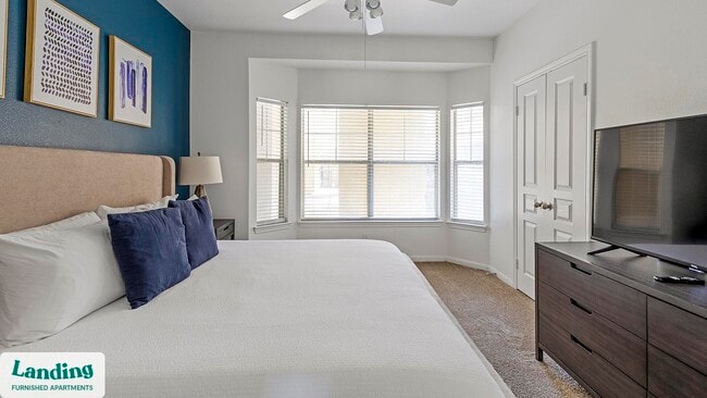 Building Photo - 1000 Henderson St