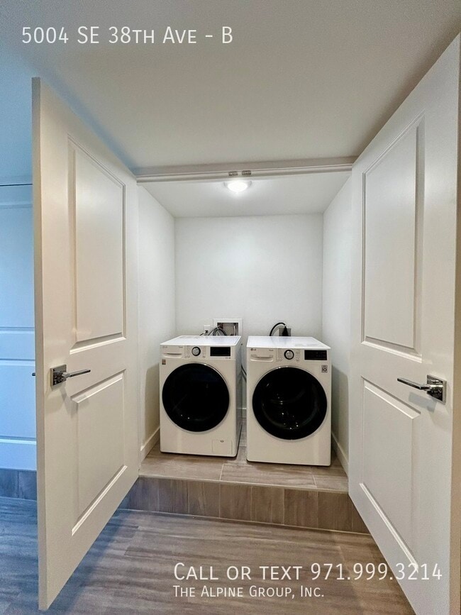 Building Photo - 5004 SE 38th Ave