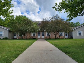 Building Photo - Hickory Point Apartments