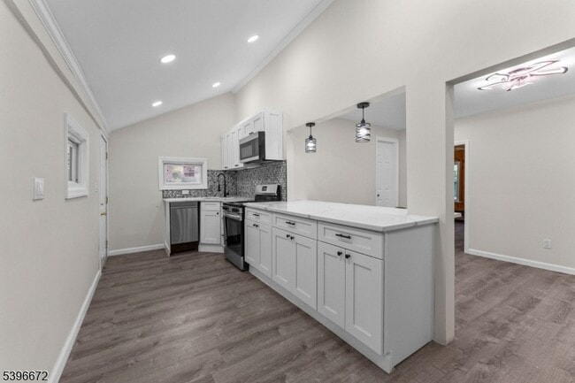 Building Photo - 113 Rt560